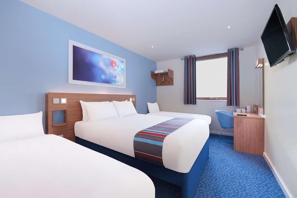 Travelodge Colwyn Bay Old Colwyn Zimmer foto