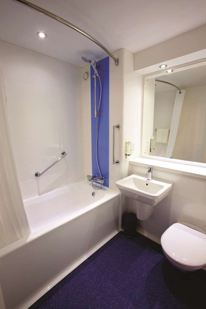 Travelodge Colwyn Bay Old Colwyn Zimmer foto